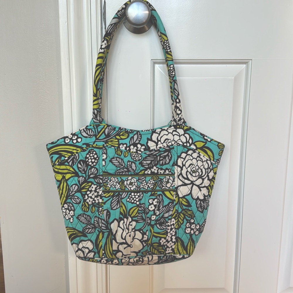 Vera Bradley Island Blooms Sweetheart Shoulder Bag Tote Bag Purse like new!